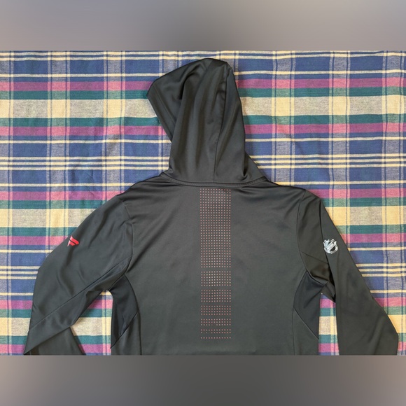 Mens Fanatics Calgary Flames Authentic Pro Rinkside Pullover Hoodie NHL - Picture 9 of 14